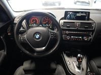 Begagnad BMW 118 Sport Line 150 HK (110 kW) 2015 Vit Halvkombi