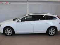 Begagnad Volvo V60 Momentum 150 HK (110 kW) 2016 Vit Kombi
