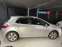 Begagnad Toyota Auris Plus 90 HK (66 kW) 2012 Silver Halvkombi