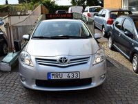 Begagnad Toyota Auris Plus 132 HK (97 kW) 2012 Silver Halvkombi