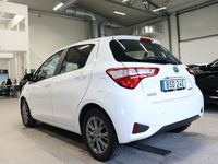 begagnad Toyota Yaris Hybrid e-CVT Eu6 B-Kamera 101hk