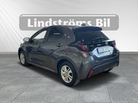 begagnad Toyota Yaris Hybrid 1,5 Active Komfortpaket V-hjul Garanti