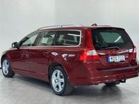Begagnad Volvo V70 136 HK (100 kW) 2013 Vinröd Kombi