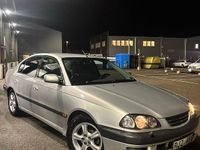 Begagnad Toyota Avensis 128 HK (94 kW) 2000 Sedan