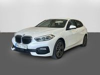 Begagnad BMW 118 Sport Line 136 HK (100 kW) 2021 Vit Halvkombi