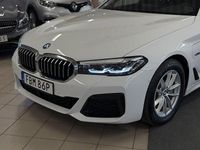 Begagnad BMW 530e M Sport 184 HK (135 kW) 2022 Vit Kombi