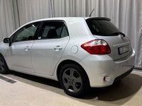 Begagnad Toyota Auris Plus 90 HK (66 kW) 2010 Silver Halvkombi