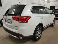 begagnad Mitsubishi Outlander 2.2 Di-D 4WD Euro 6 Skinn Kamera 7-sits