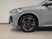 begagnad BMW iX2 xDrive 30 M-Sport Premium Drag Fartpilot hk