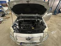 begagnad Toyota Avensis Kombi 1.8 VVT-i