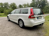 begagnad Volvo V70 D2 Momentum - Välvårdad och välservad. 2 brukare