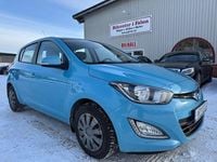 Begagnad Hyundai i20 Premium 84 HK (61 kW) 2014 Blå Halvkombi