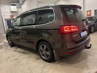 Begagnad VW Sharan 150 HK (110 kW) 2016 Mörkbrun (brun) Minibuss