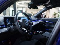 Ny BMW M5 Comfort Edition 728 HK (535 kW) 2025 Blå Kombi