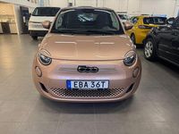 Begagnad Fiat 500e 86 kW (118 HK) 2022 Röd Halvkombi