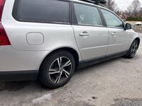 begagnad Volvo V70 2.4D Geartronic Kinetic Euro 4