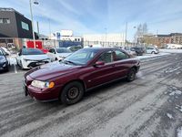 Begagnad Volvo S60 140 HK (102 kW) 2005 Vinröd Sedan