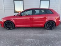 Begagnad Audi A3 Sportback Attraction 105 HK (77 kW) 2010 Röd Halvkombi