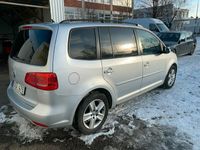 begagnad VW Touran 1.6 TDI DSG Sekventiell 105hk