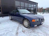Begagnad BMW 328 Comfort Edition 193 HK (141 kW) 1997 Mörkblå Sedan