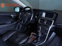 Begagnad Volvo V40 CC 150 HK (110 kW) 2019 Vit Kombi