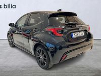 Begagnad Toyota Yaris Hybrid Style 117 HK (86 kW) 2022 Svart Halvkombi