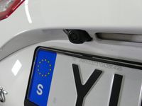 begagnad Toyota Yaris Hybrid e-CVT Backkamera Navi 101hk