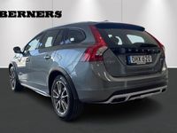 begagnad Volvo V60 CC D4 AWD Summum S&V hjul 2018, Kombi