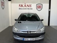 Begagnad Peugeot 206 75 HK (55 kW) 2003 Ljusgrå Halvkombi