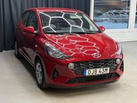 Begagnad Hyundai i10 Essential 67 HK (49 kW) 2023 Röd Halvkombi