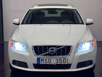 Begagnad Volvo V70 Summum 163 HK (119 kW) 2012 Vit Kombi