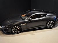 Begagnad Jaguar F-Type R 576 HK (423 kW) 2023 Grå Sportkupé