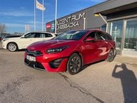 Begagnad Kia Ceed Advance 2022 Röd Halvkombi