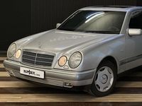 Begagnad Mercedes E200 Elegance 136 HK (100 kW) 1997 Ljusgrå Sedan