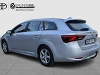 Begagnad Toyota Avensis Active 147 HK (108 kW) 2016 Silver Kombi