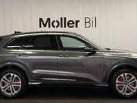 Ny Audi Q5 S-Line 367 HK (269 kW) 2025 Daytonagrå pärleffekt SUV