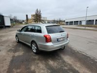 begagnad Toyota Avensis Kombi 1.8 VVT-i