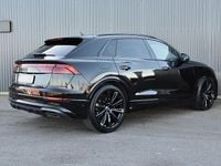 Begagnad Audi Q8 S-Line 490 HK (360 kW) 2024 Svart SUV