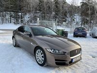 begagnad Jaguar XE 20d 180hk 14100mil Automat Navi Nyservad Toppskick