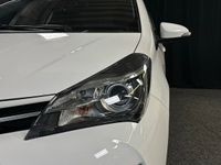 begagnad Toyota Yaris Hybrid e-CVT Backkamera