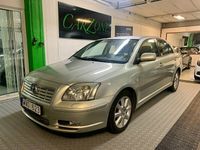 Begagnad Toyota Avensis 147 HK (108 kW) 2004 Silver Halvkombi