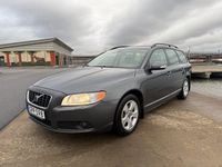 Begagnad Volvo V70 Momentum 163 HK (119 kW) 2008 Grå (grå metallic) Kombi