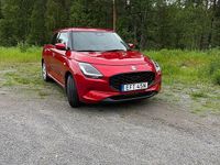 Begagnad Suzuki Swift 83 HK (61 kW) 2024 Röd Halvkombi