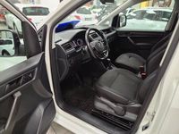 Begagnad VW Caddy 150 HK (110 kW) 2018 Vit Minibuss