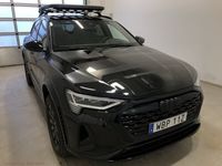 Begagnad Audi Q8 e-tron Premium 300 kW (408 HK) 2024 Svart SUV