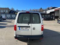 begagnad VW Caddy Maxi 2.0 TDI BlueMotion Euro 6 102hk