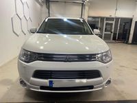 Begagnad Mitsubishi Outlander 203 HK (149 kW) 2014 Vit SUV