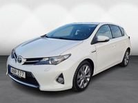 Begagnad Toyota Auris Hybrid Edition 136 HK (100 kW) 2014 Vit Halvkombi