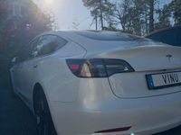 Begagnad Tesla Model 3 Standard Range Plus 239 kW (325 HK) 2020 Sedan