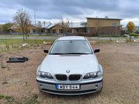 Begagnad BMW 318 143 HK (105 kW) 2004 Grå Sedan